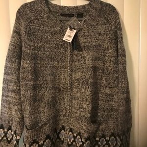 NWT - Beautiful zip front sweater